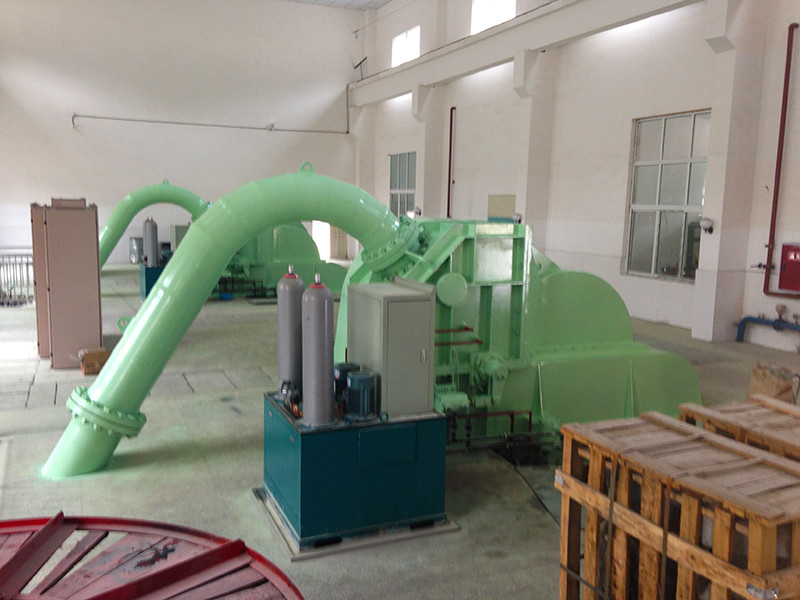 Turbine à tête Pelton pour centrale hydroélectrique Capacité de 5 à 50 t Fréquence nominale 50/60 Hz Mode d'excitation sans pinceau ou thyristor