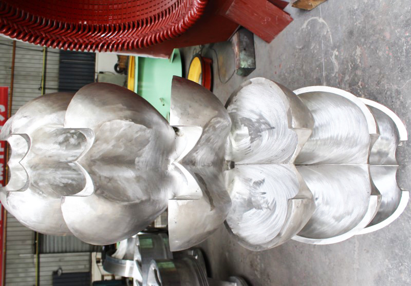 Générateur de turbine Pelton à refroidissement par huile Générateur de puissance de turbine Pelton avec corps en fonte