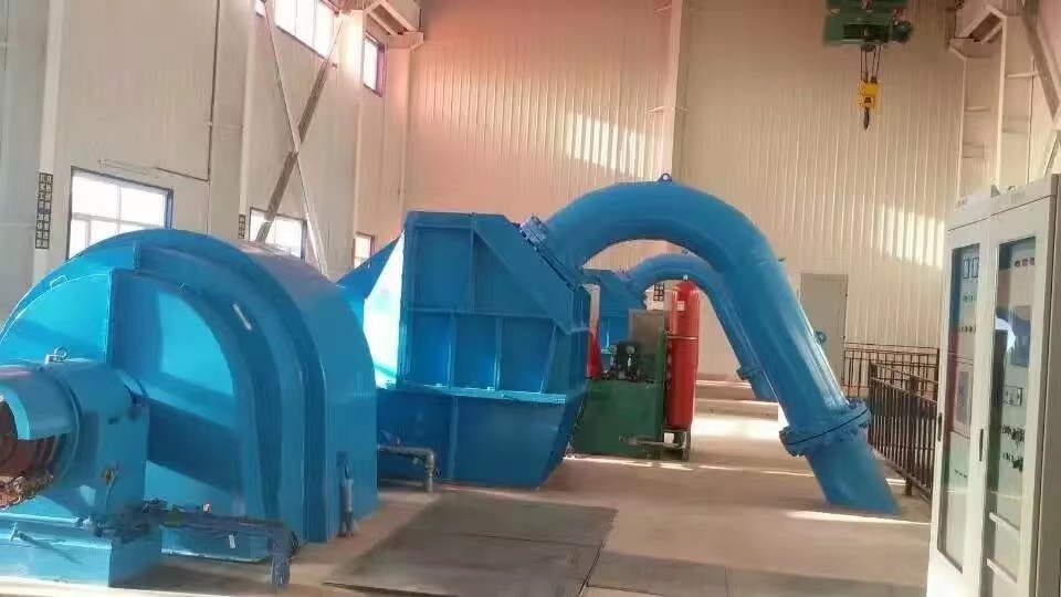 Générateur de turbine hydraulique pour tête d'eau de 5 m à 500 m avec une efficacité de 90 à 96%