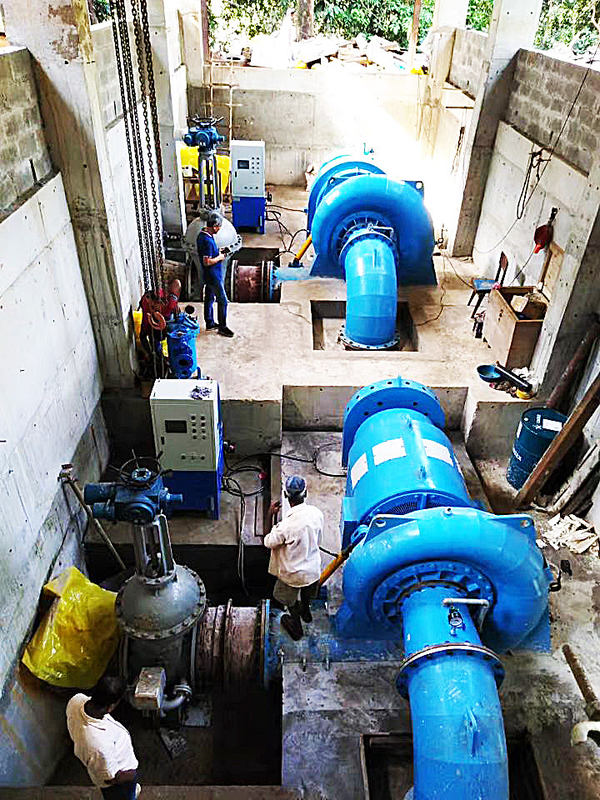 Générateur de turbine à eau de couleur personnalisé Installation verticale/horizontale 300-3000 tr/min