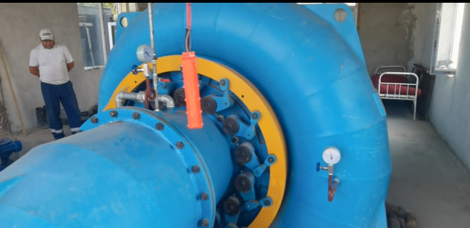 Efficacité Turbine à eau refroidissement intérieur/extérieur par air/eau 220V-690V 200kw-20mw Puissance de sortie