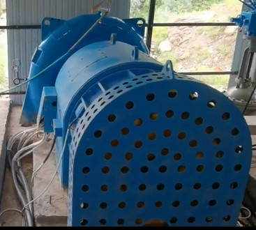 Efficacité Turbine à eau refroidissement intérieur/extérieur par air/eau 220V-690V 200kw-20mw Puissance de sortie