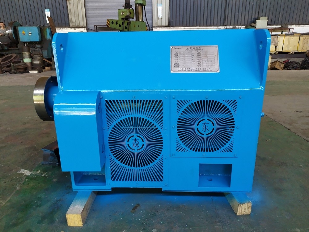 Générateurs à turbine à haute puissance avec micro-gouverneur