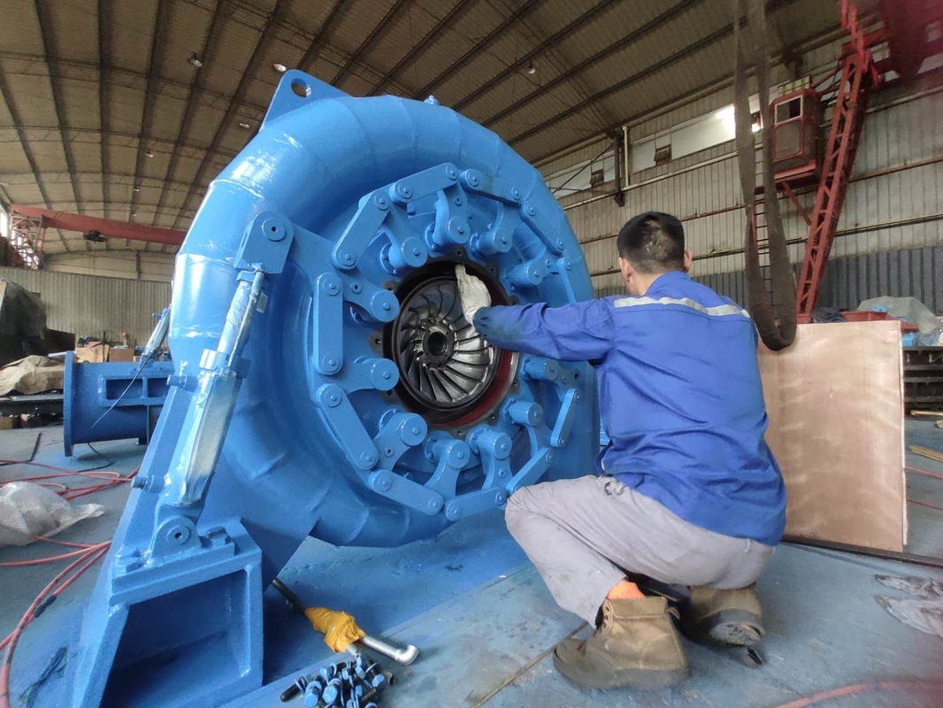 Générateur de turbine à eau sans balai personnalisé avec commande automatique pour installation verticale