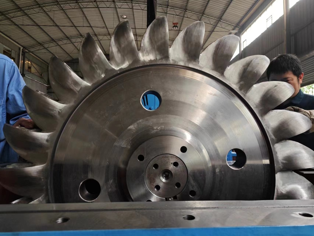 Générateur de turbine hydraulique de 500 kW à 10 MW fonctionne à 450-1000 tr / min pour différentes hauteurs de tête d'eau
