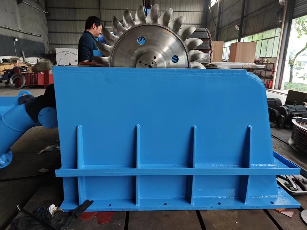 Générateur de turbine hydraulique de 500 kW à 10 MW fonctionne à 450-1000 tr / min pour différentes hauteurs de tête d'eau