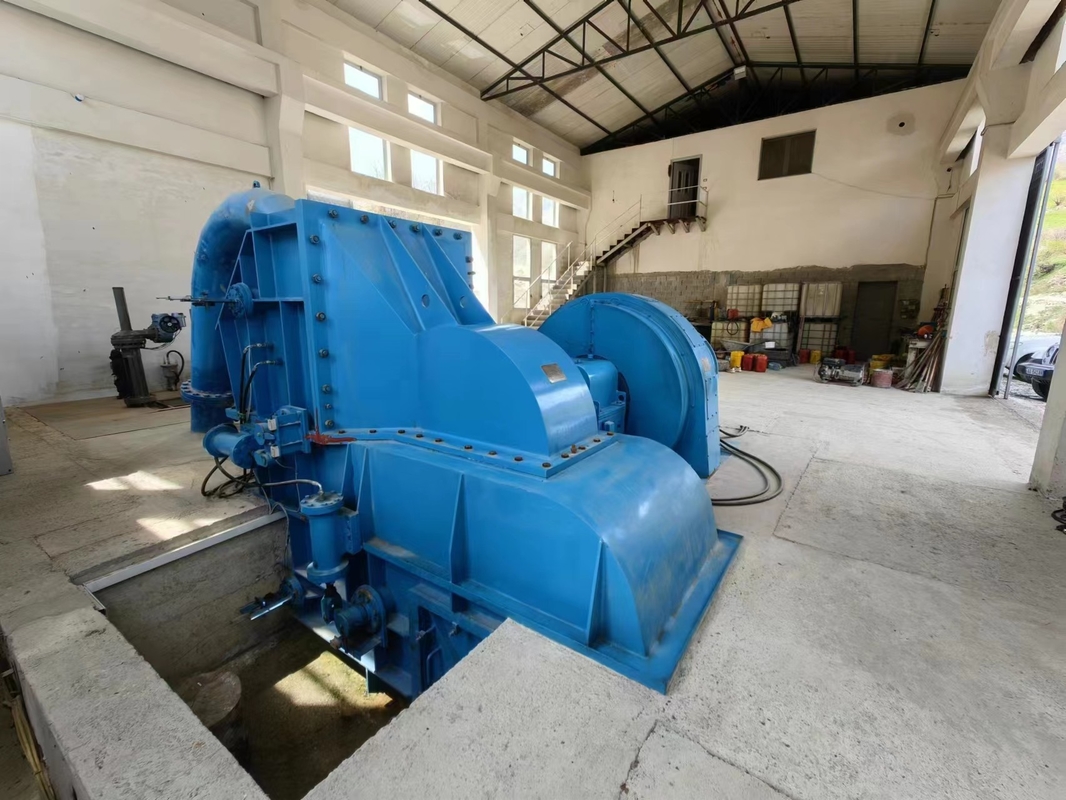 Générateur à turbine Pelton de 5 à 50 tonnes 100 à 1000 A avec refroidissement à l'air ou à l'huile