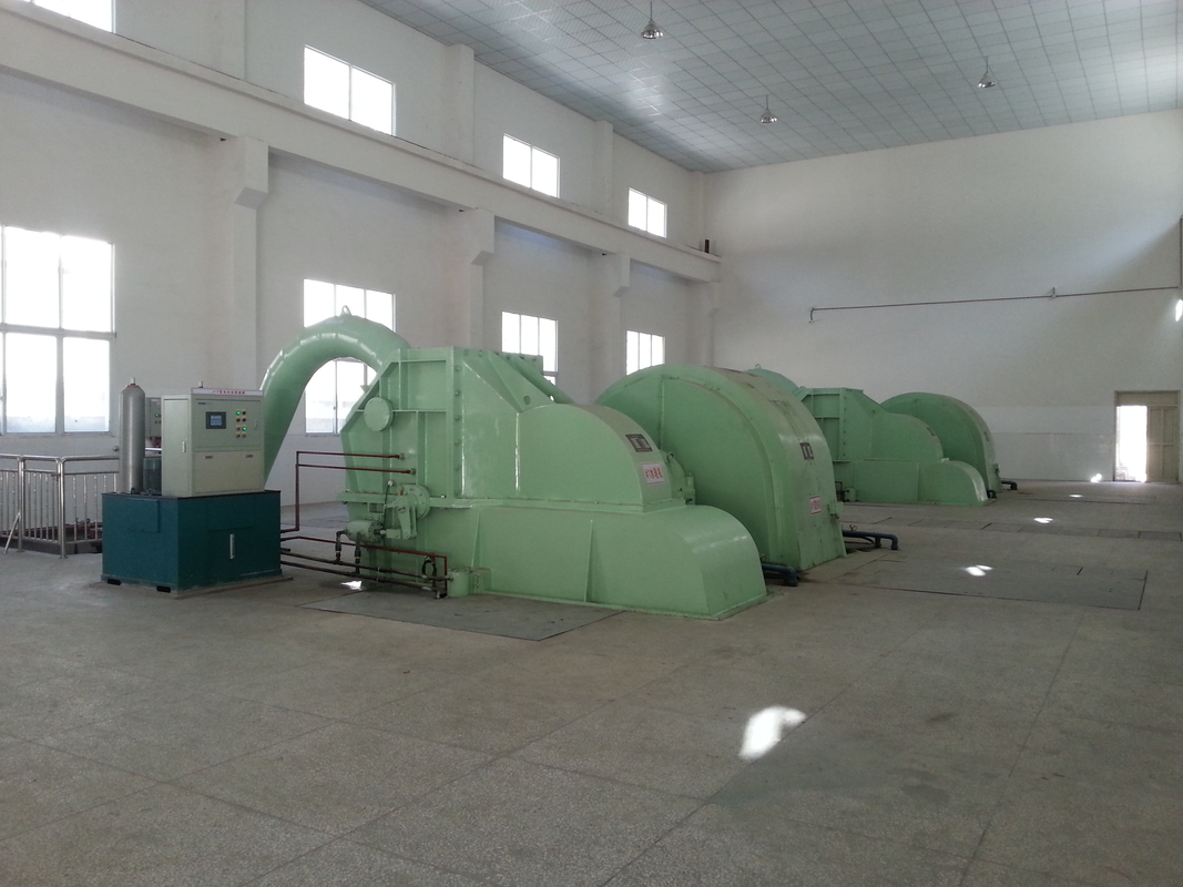 Générateur de turbine hydroélectrique à régulateur micro-ordinateur hydraulique haute performance pour système sur réseau/hors réseau 100KW-3MW