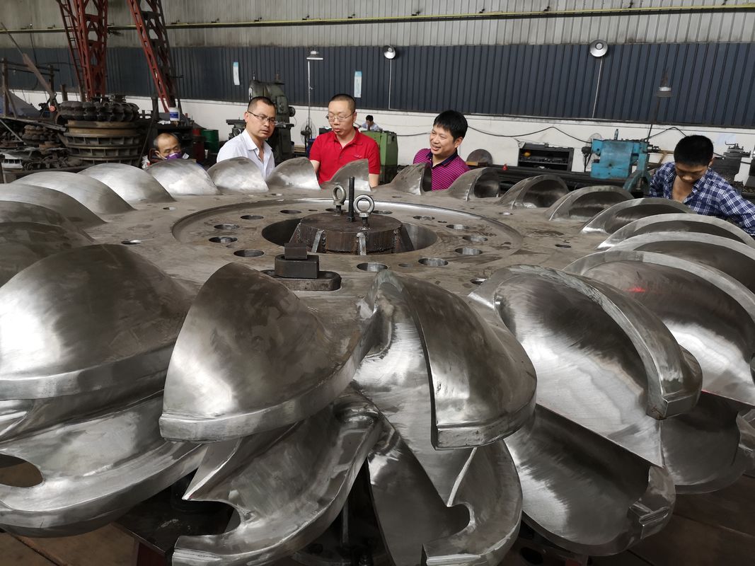 Diamètre d'entrée personnalisé de 1 à 5 mètres Corridor de turbine hydraulique avec vitesse de rotor nominale de 100 tr/min 200 tr/min 300 tr/min 500 tr/min 1000 tr/min