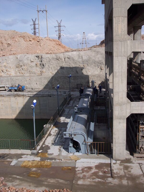 Épaisseur de 4,5 à 16 mm Machine de nettoyage de garde-manger avec une plage de vitesse de 150 à 1000 tr/min et une largeur de garde-manger de 0,5 à 3 mètres