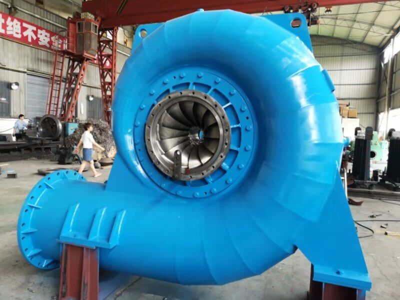 Générateur de turbine hydraulique personnalisé avec une efficacité de 85% à 95% et une puissance de sortie de 200 kW à 20 MW, équipé d'un régulateur de tension automatique (RTA)