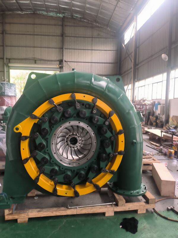 Générateur de turbine en acier inoxydable Francis Runner avec une durée de vie de 30 à 50 ans et un débit de 2500 à 30000 L/s pour les centrales hydroélectriques