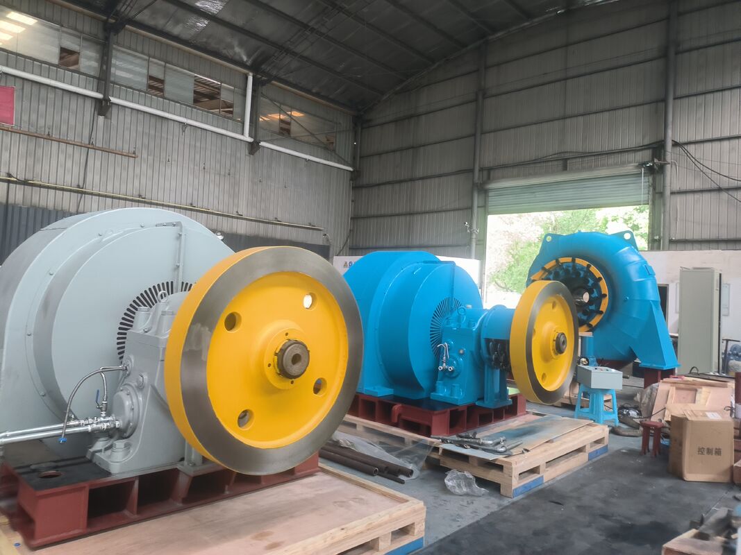 Mode de régulation automatique pour turbine Francis avec générateur, disposition horizontale ou verticale et vitesse nominale de 450-1000 tr/min pour la production d'électricité