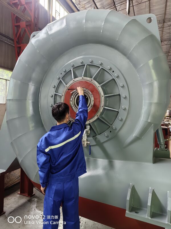 Résistant à l'hydroélectricité certifié ISO 9001 avec 3 à 10 configurations de lames pour un rendement de 92% dans la production d'énergie hydraulique
