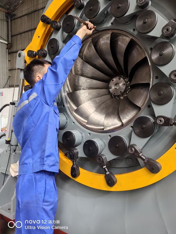 Résistant à l'hydroélectricité certifié ISO 9001 avec 3 à 10 configurations de lames pour un rendement de 92% dans la production d'énergie hydraulique
