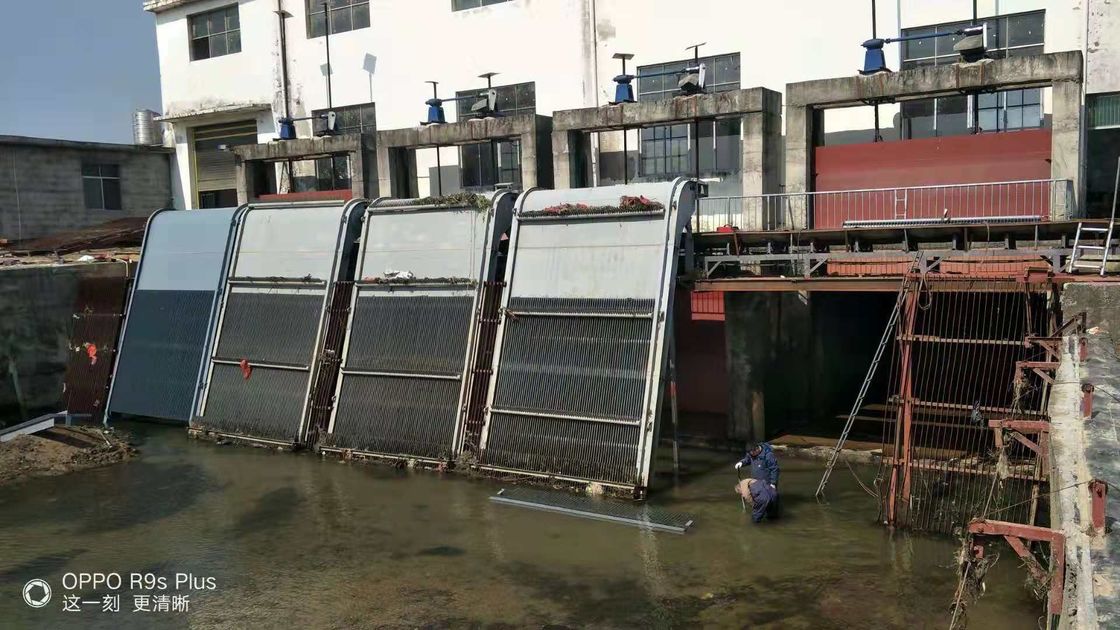 Machine de nettoyage de grille à déchets industriels avec contrôle automatique ou manuel, dimensions personnalisables pour un fonctionnement écologique