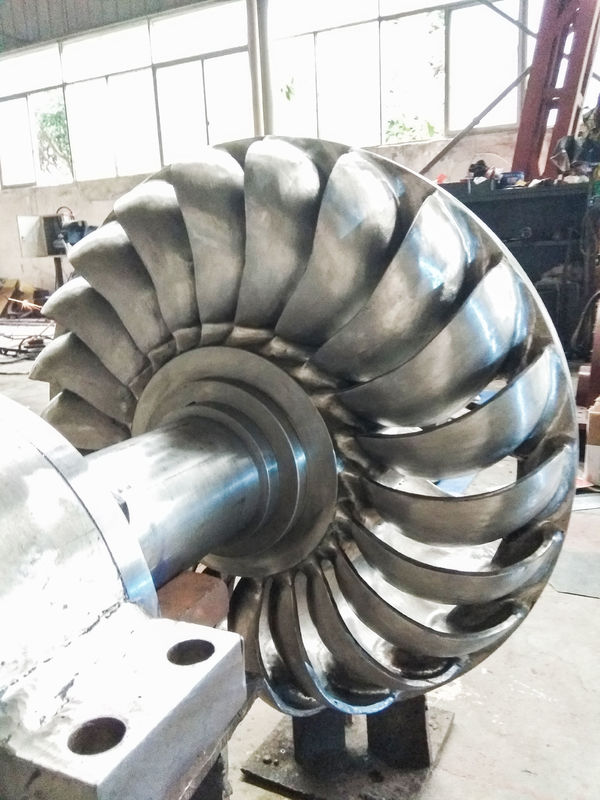 Générateur de turbine Turgo de 350 à 400 mm de diamètre avec alternateur synchrone, spécifications bleues ou personnalisées, adapté aux solutions d'alimentation