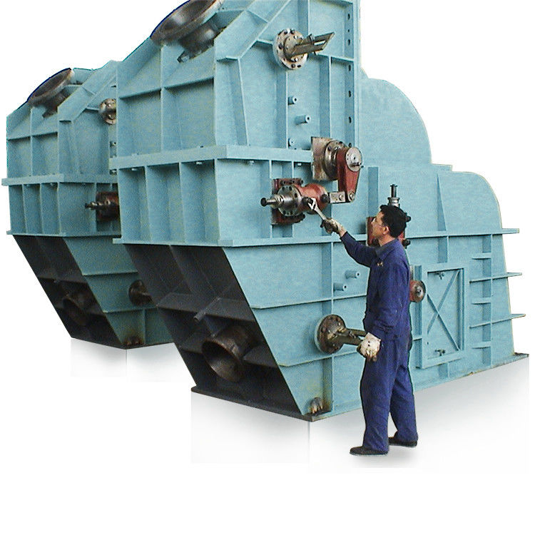 Générateur de turbine Pelton à haute tête de 100 m à 2000 m Voltage nominal 6-10 kV Conçu sur mesure pour la production d'énergie hydroélectrique