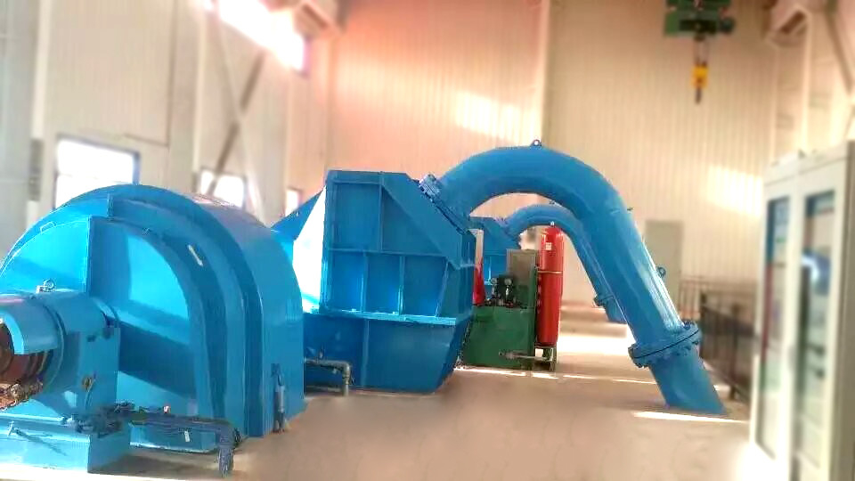 Générateur de turbine de type Pelton avec mode d'excitation sans pinceau