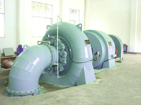 Générateur de turbine automatique Francis en acier inoxydable 10kV Voltage nominal 300KW-20MW Puissance